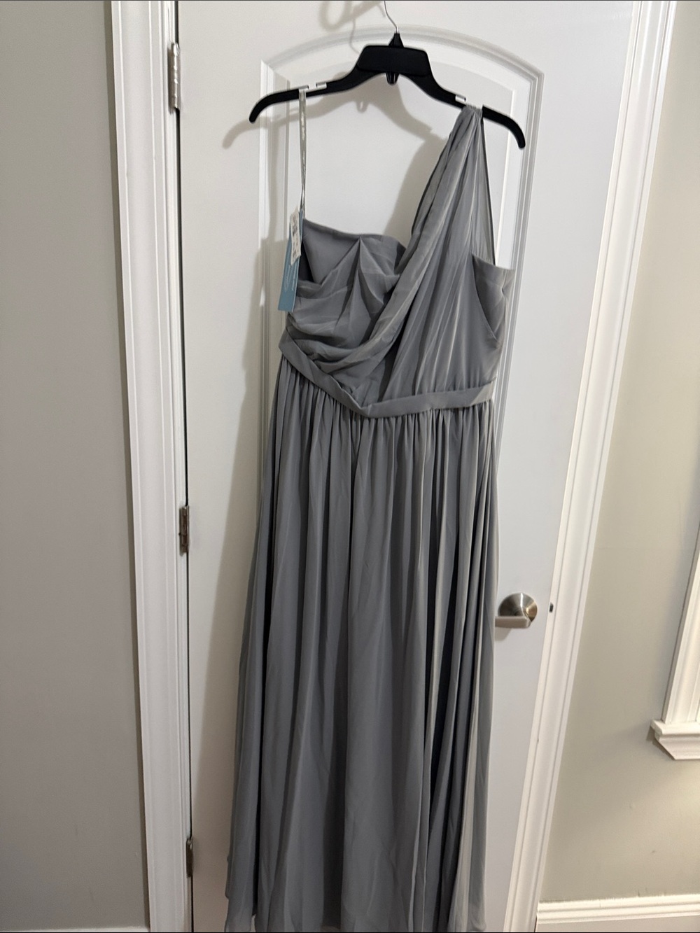 One-Shoulder Light Gray Chiffon Evening Gown